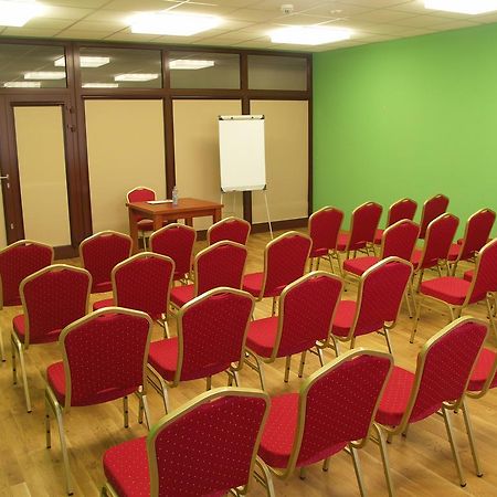 Ckm Centrum Konferencyjne Mazowsze Otrębusy Esterno foto