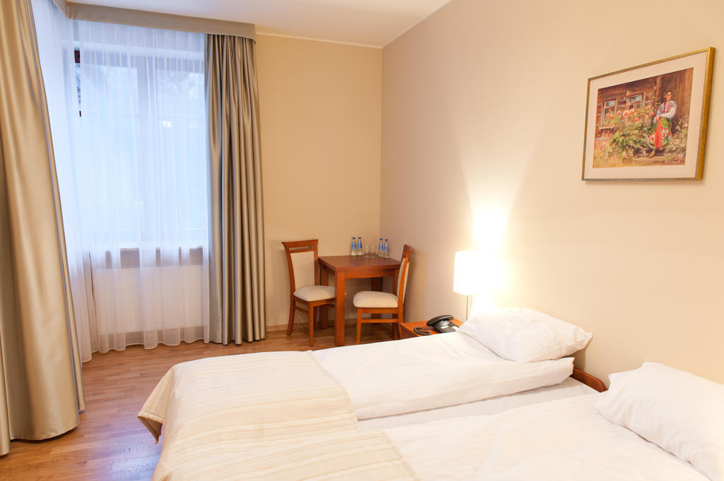 Ckm Centrum Konferencyjne Mazowsze Otrębusy Esterno foto
