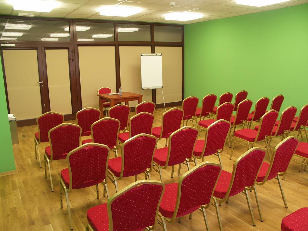 Ckm Centrum Konferencyjne Mazowsze Otrębusy Esterno foto